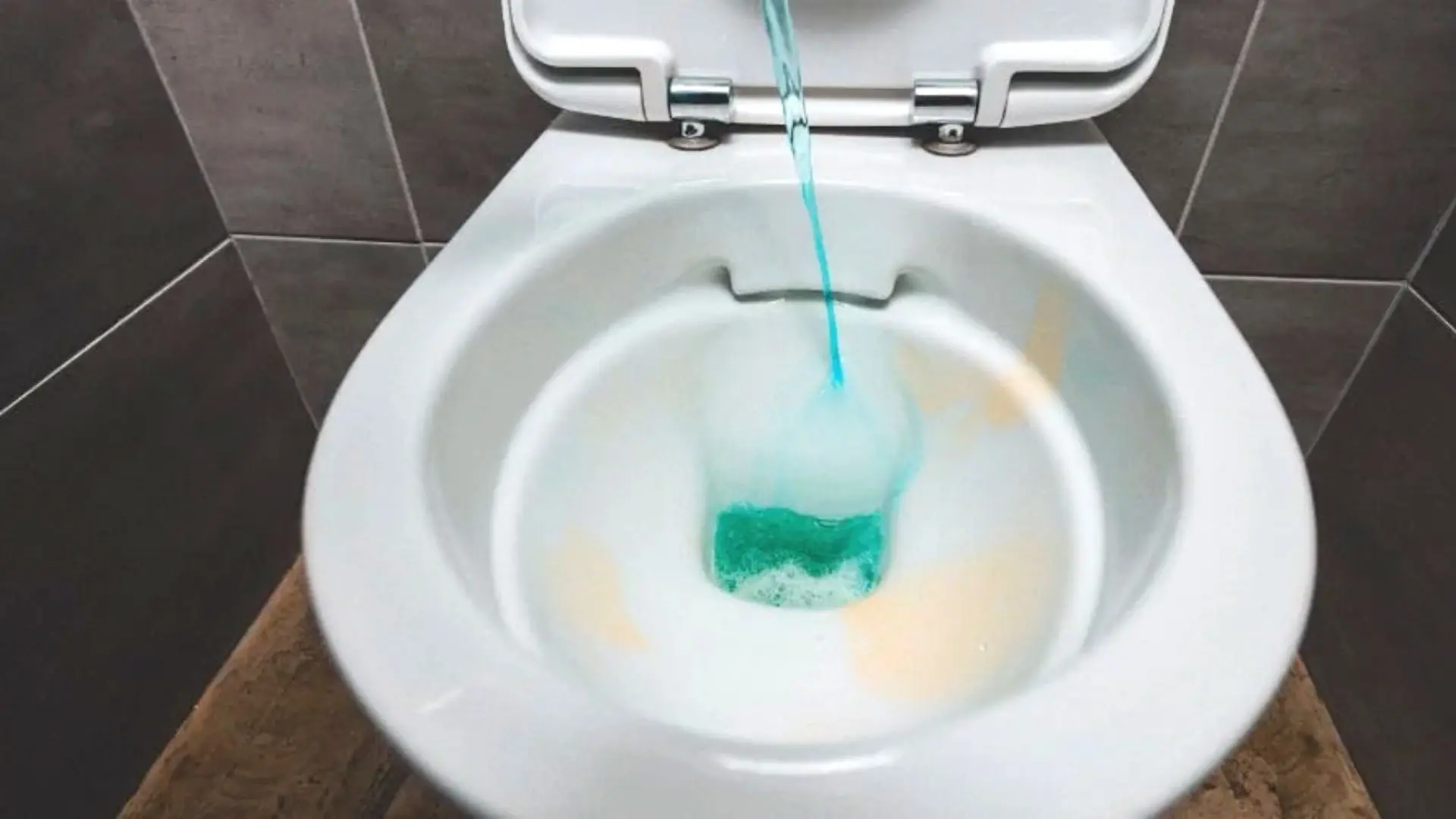 7 Ways to Unclog Your Toilet Without Calling a Plumber