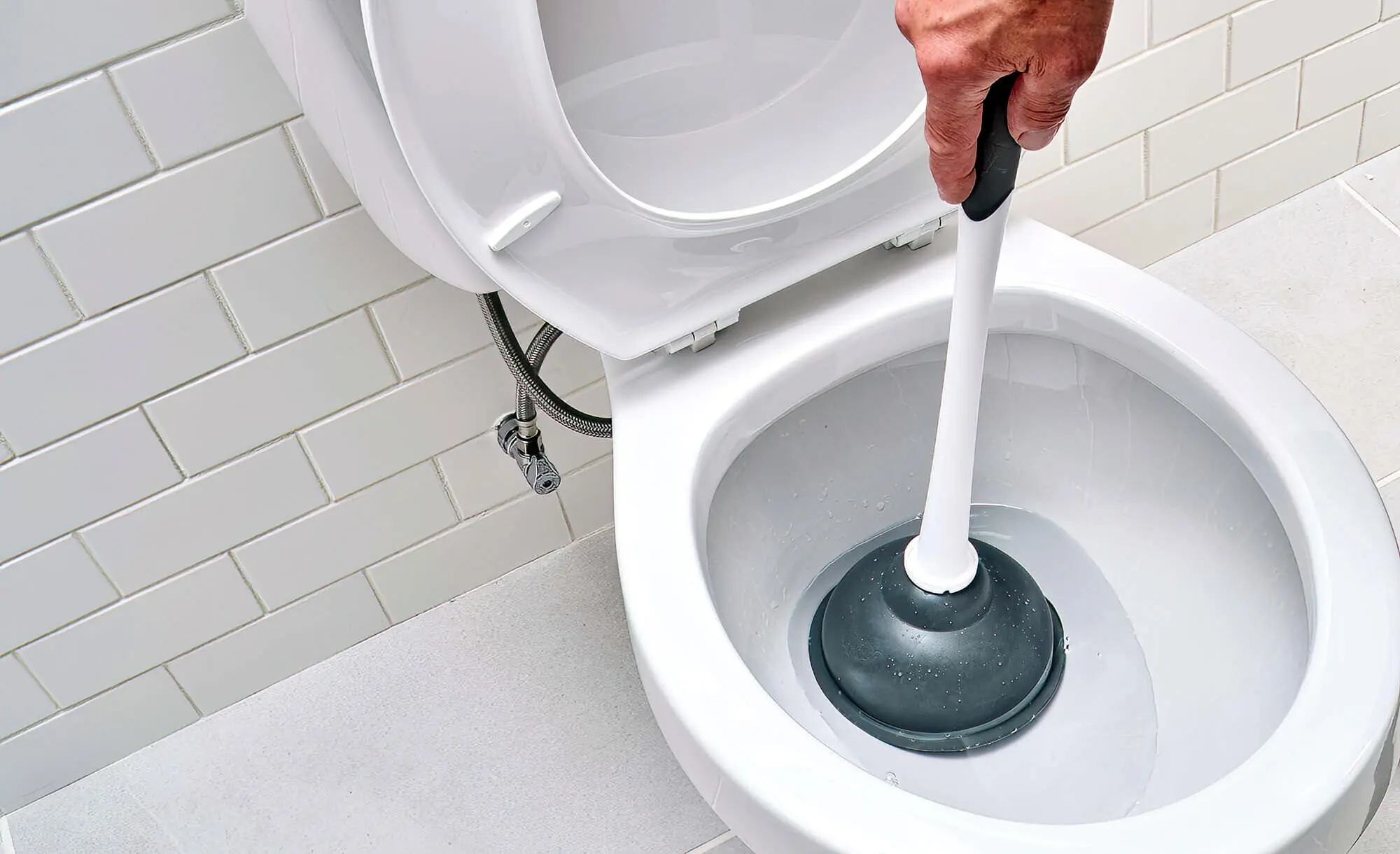 How to Unclog a Toilet 