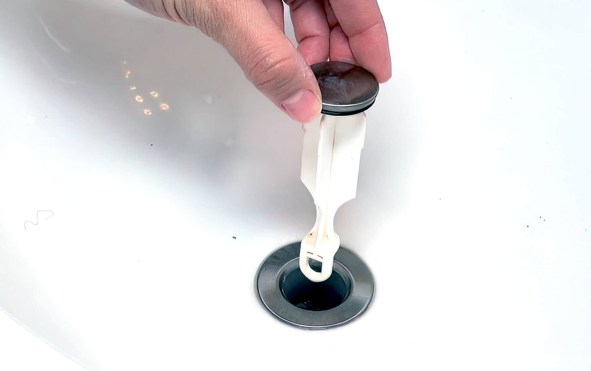 How To Remove Your Bathtub Drain (DIY) ‐ Big Blue Plumbing