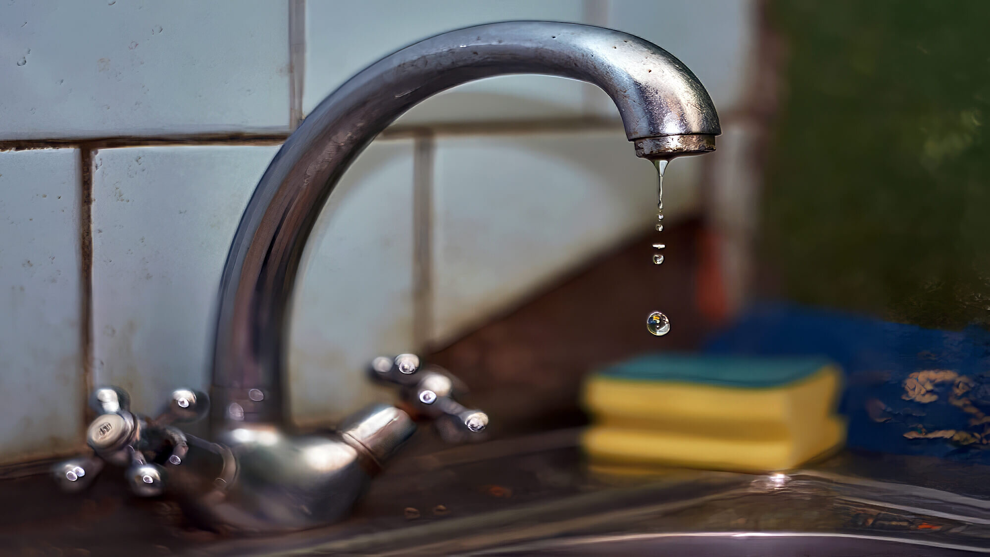 How Much Water Does a Leaking Tap Waste? ‐ Big Blue Plumbing