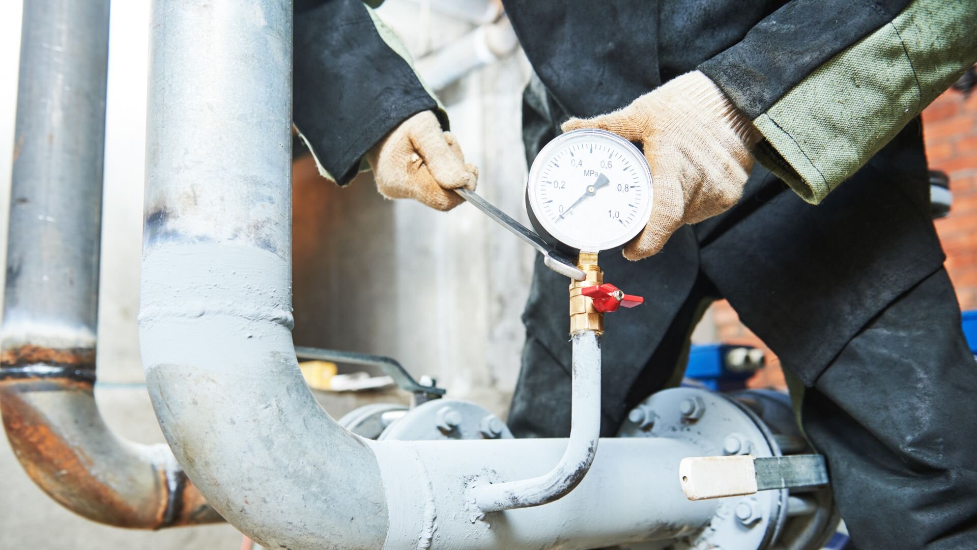 2024 02 Gas Plumber Working Gas Plumber Working