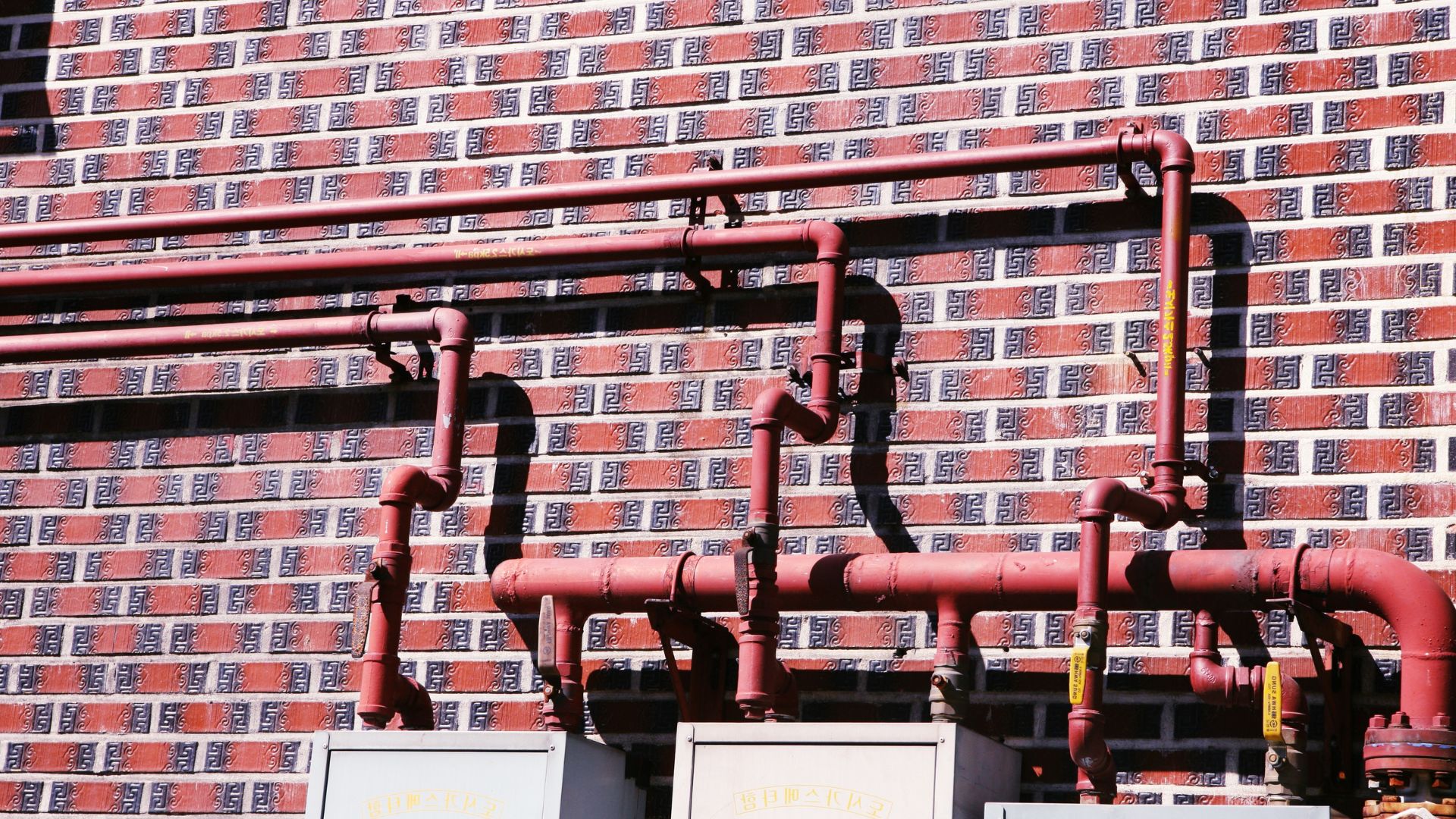 Water Hammer Outdoor Pipes