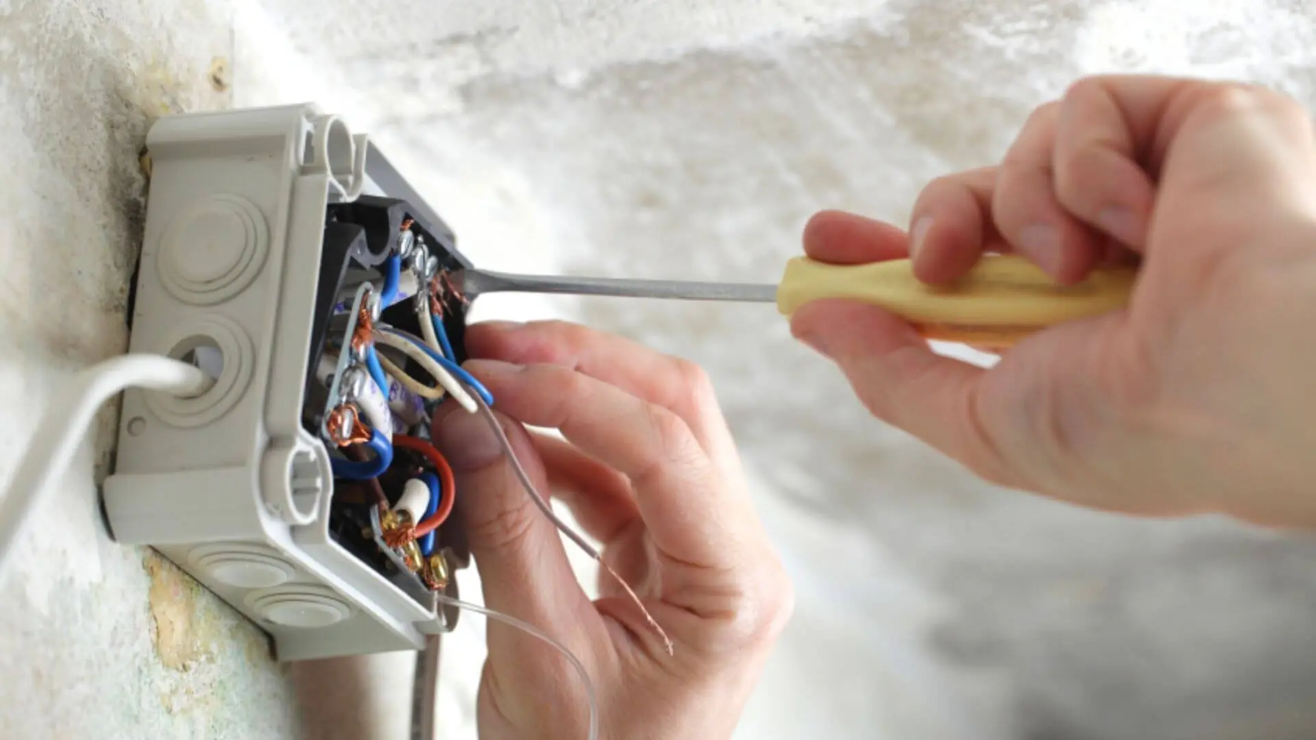 Be Prepared: A Guide To Responding To Commercial Electrical Emergencies ...