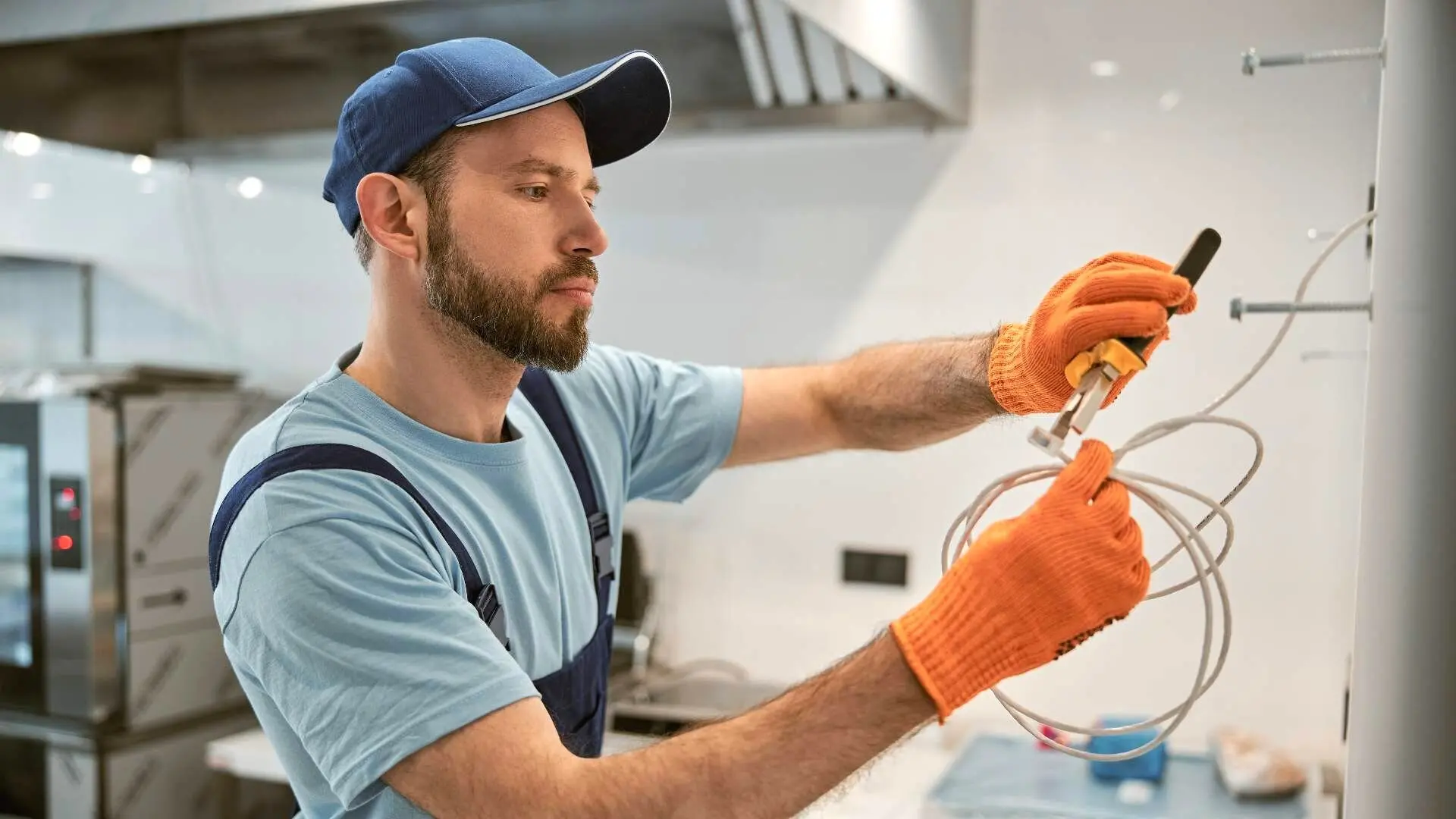 Commercial Level Electrician