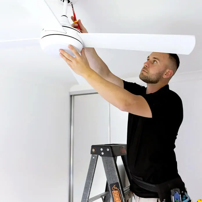 Daniel Screwing Fan Roof