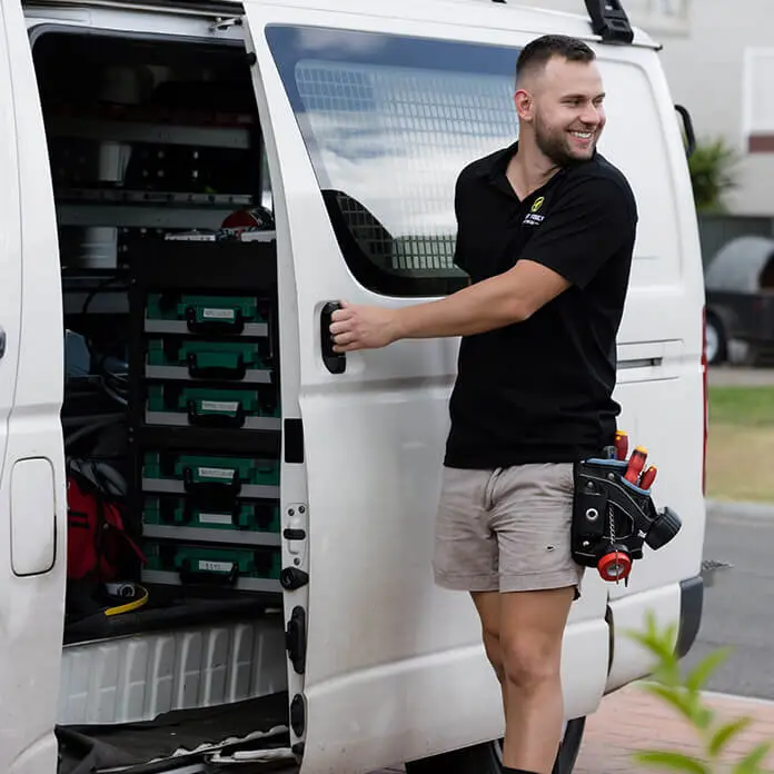 Electrician Opening Van Daniel