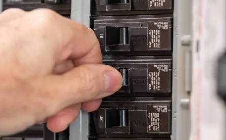 Choosing Circuit Breaker Home