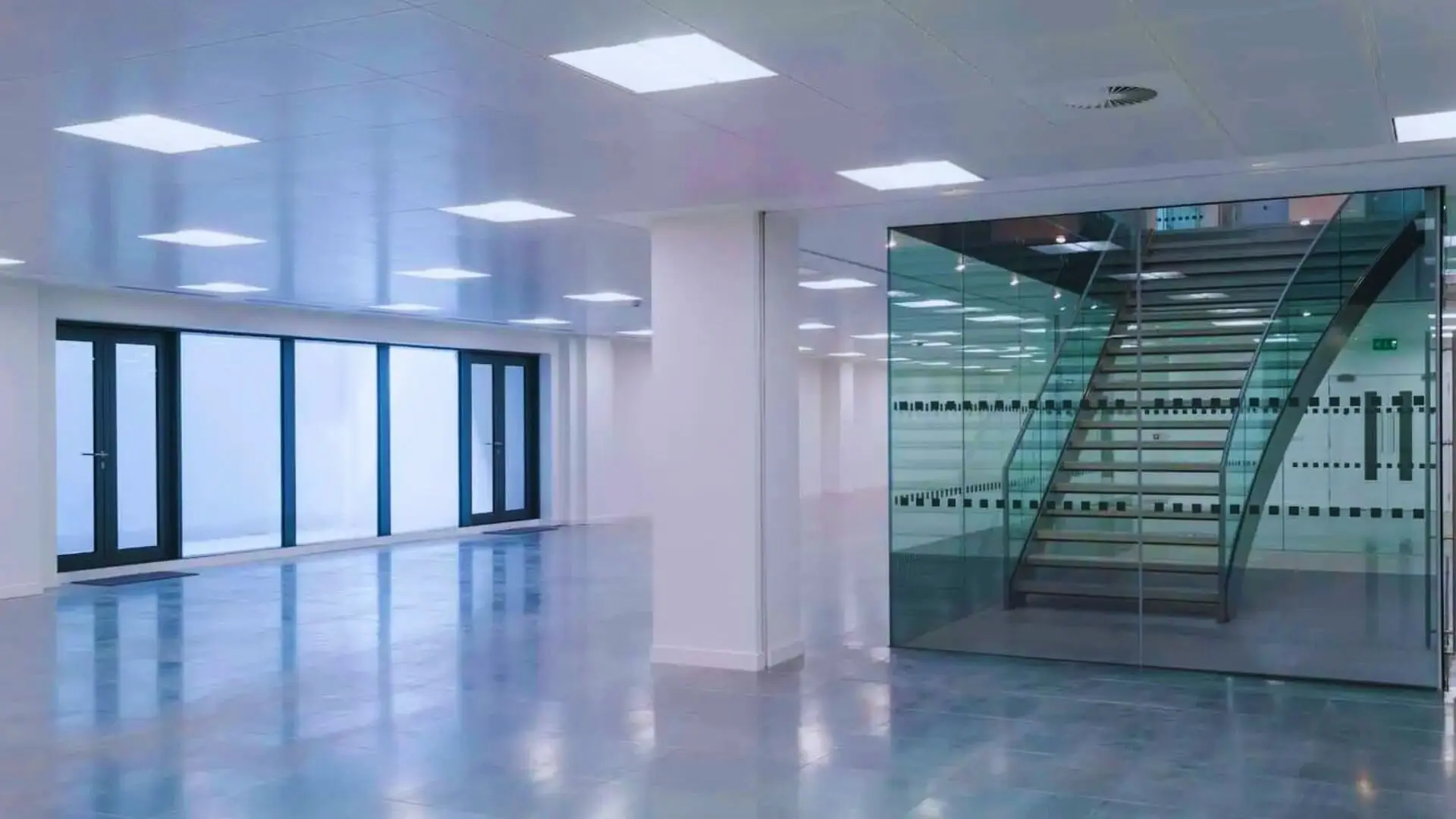 Shiny Floor Glass Stairs