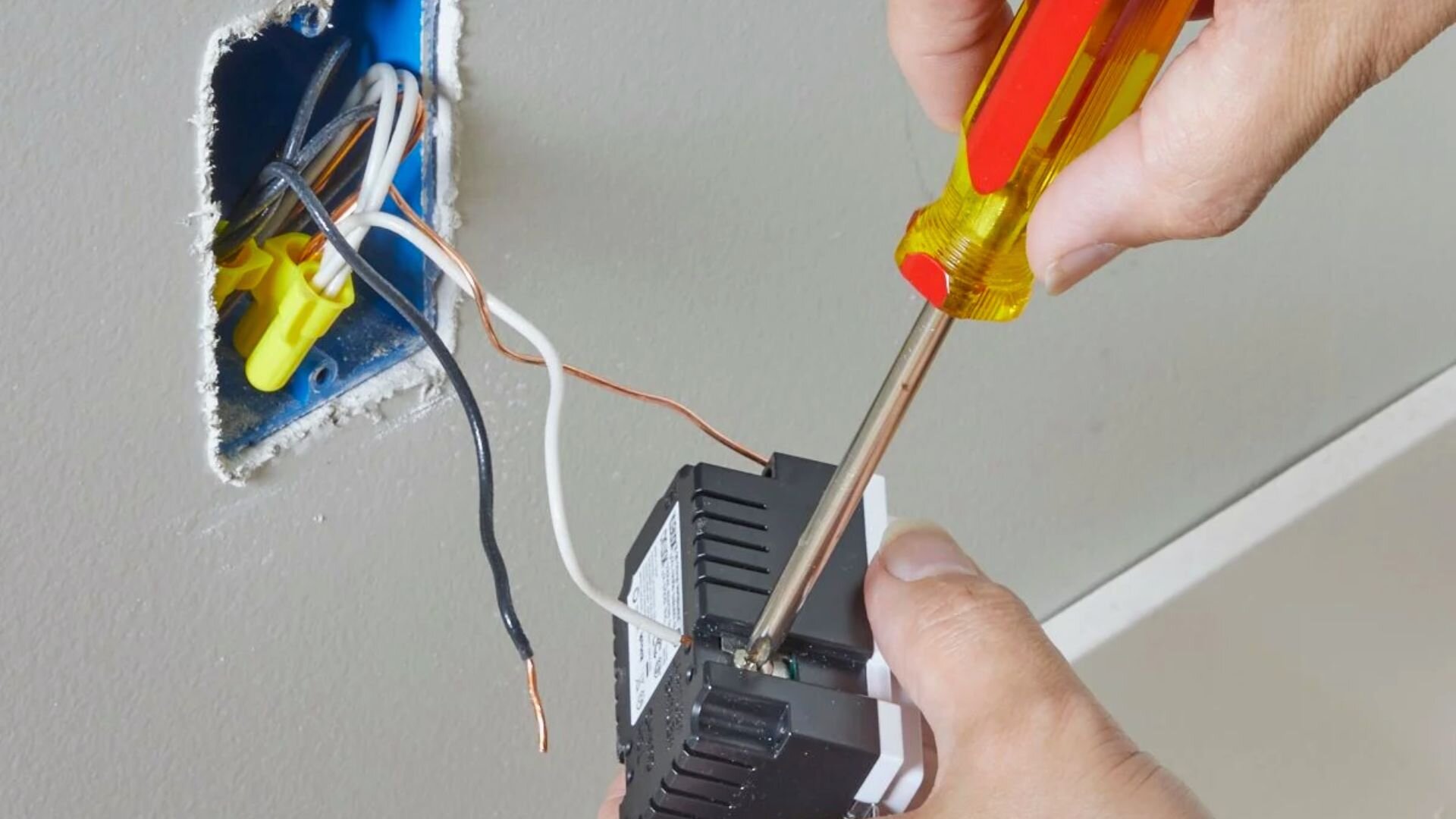 Fixing Wall Socket
