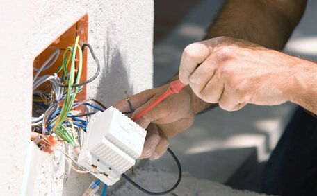 Calculating Proper Number Electrical Outlets Room