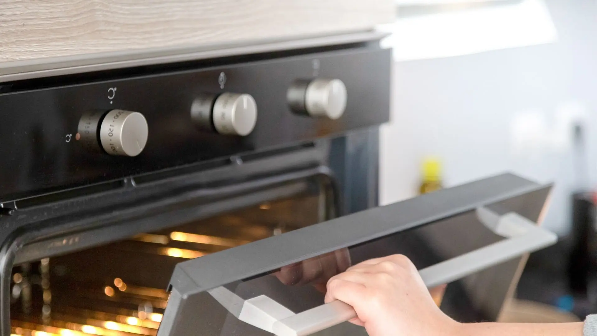 How Long Do Electric Ovens Last? Lifespan & Maintenance Tips ‐ Bright