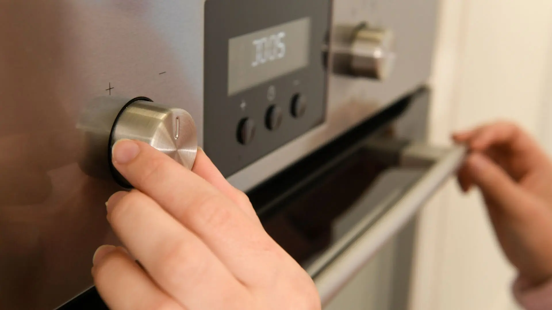 Turning Dial Electrical Oven