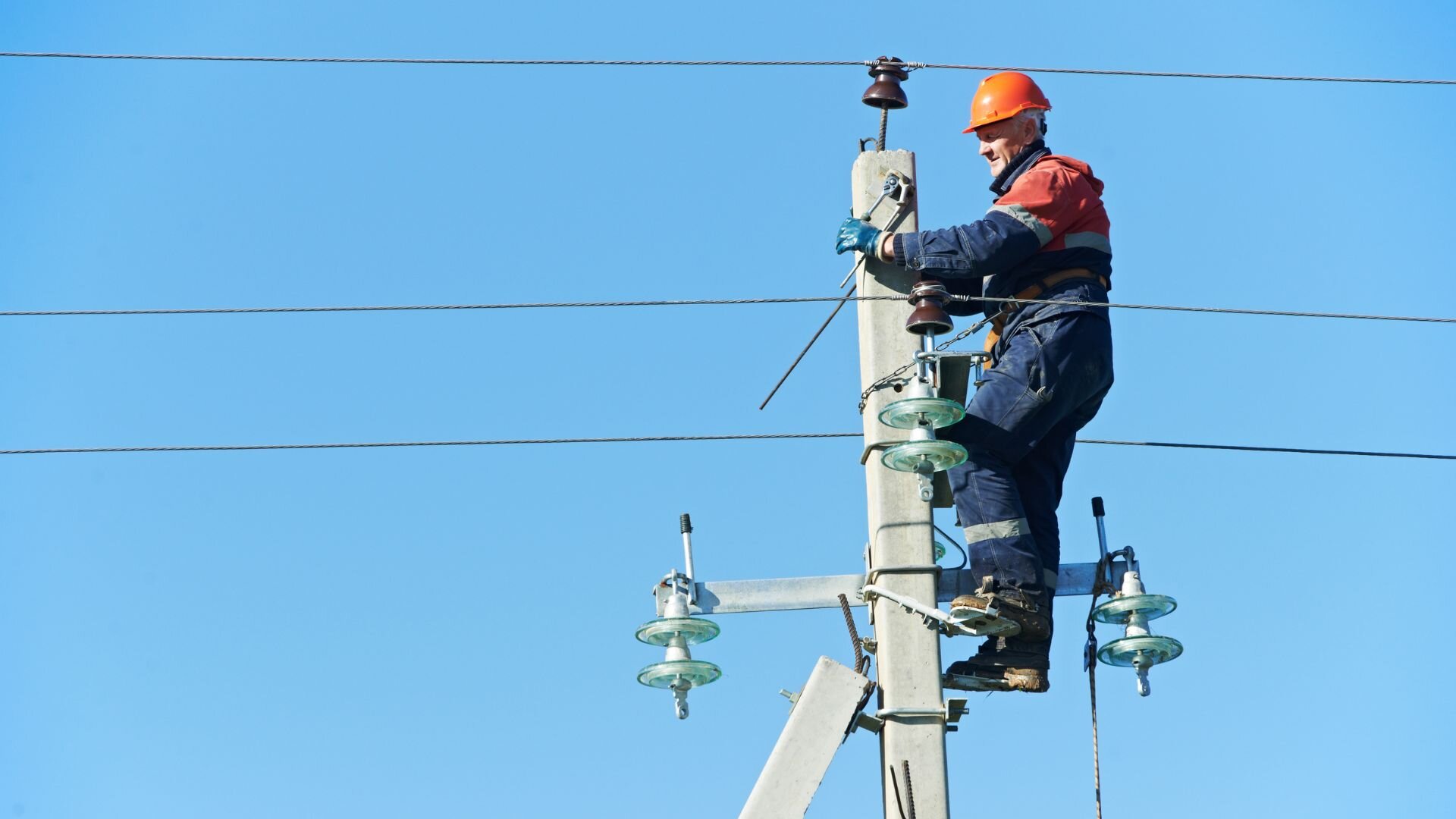Installing Power Pole
