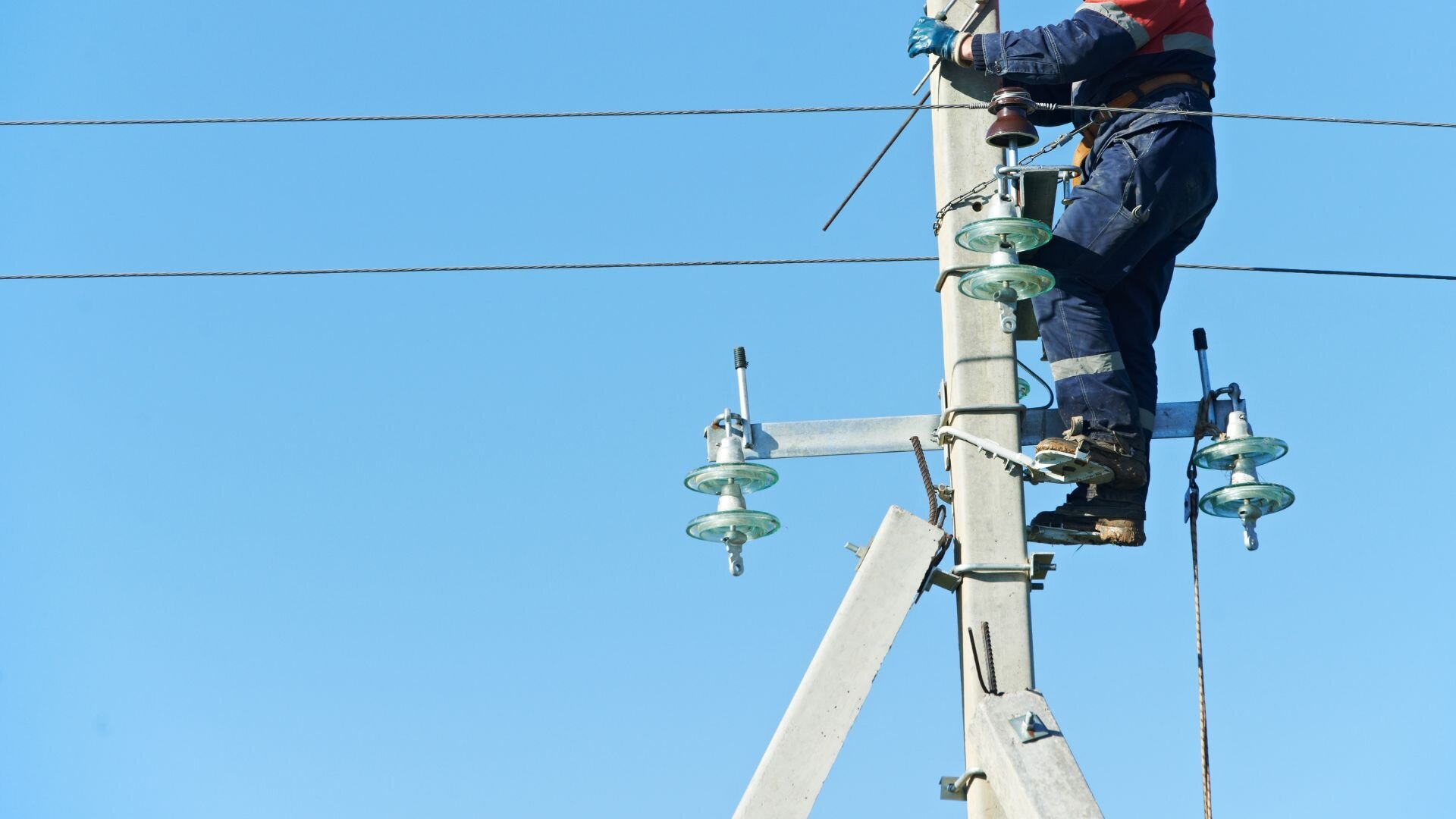 Fireproofing Private Power Pole