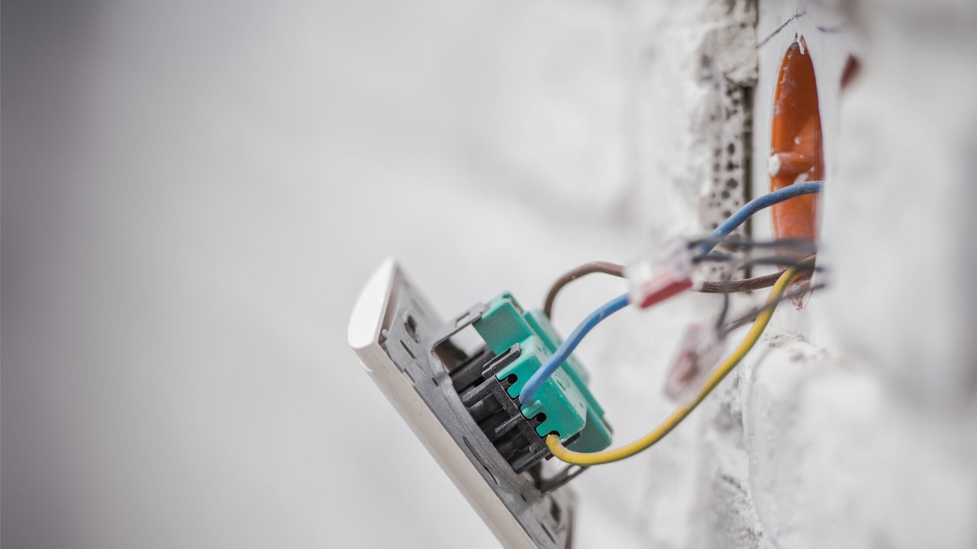 Electrical Wires Outlets Troubleshooting