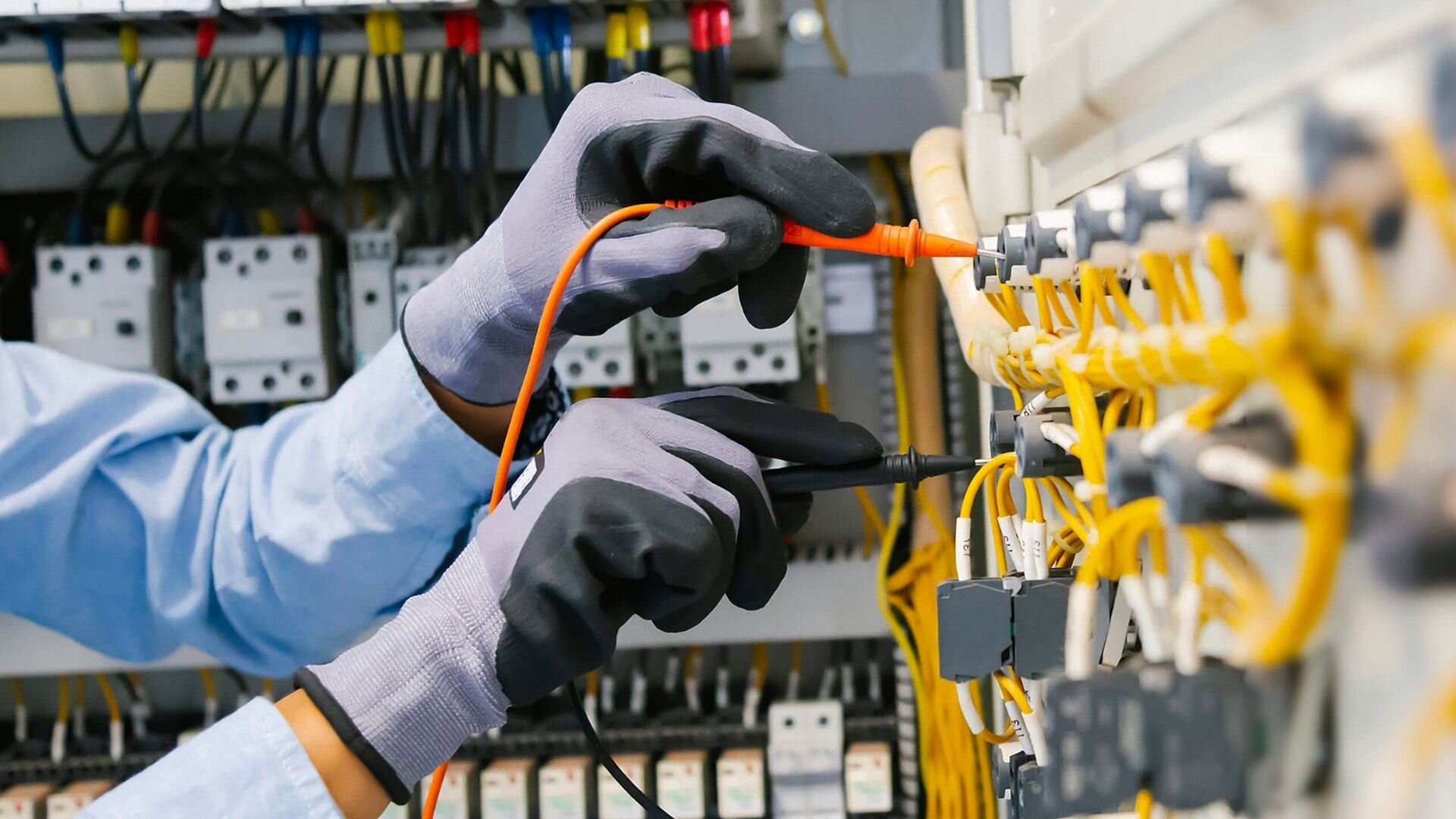 2023 08 Gloves Fixing Swithcboard Blue Shirt Gloves Fixing Swithcboard Blue Shirt
