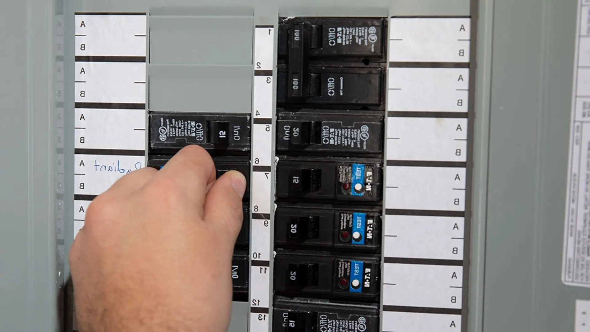 What Are The Benefits Of A Modern Switchboard - Upgrade Your Home ...