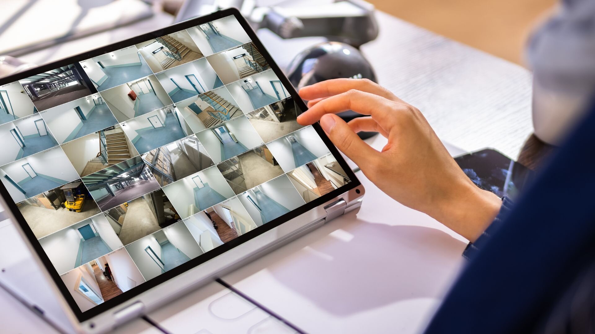 Moni Security Cameras - Free Transparent PNG Download - PNGkey
