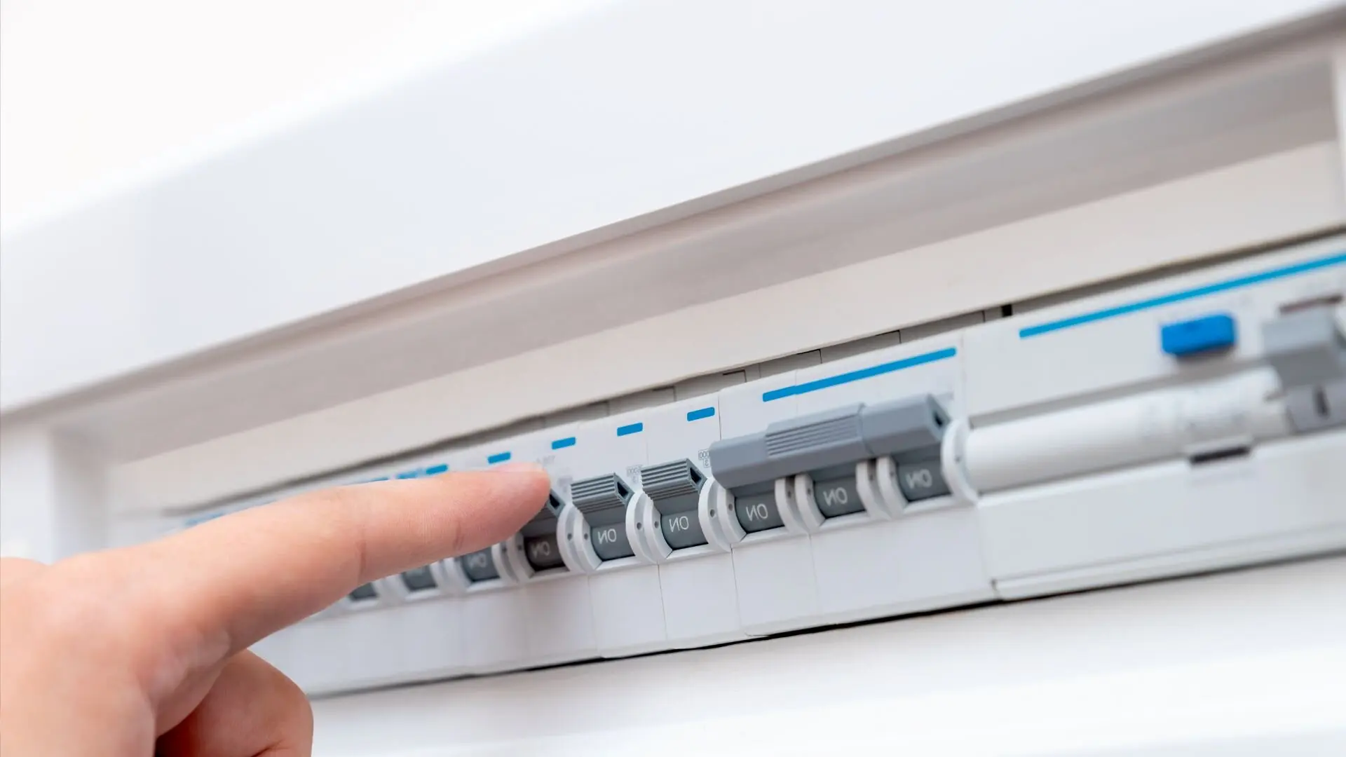 Tripped Circuit Breaker? Here’s How to Reset It Safely ‐ Enersol Electrical