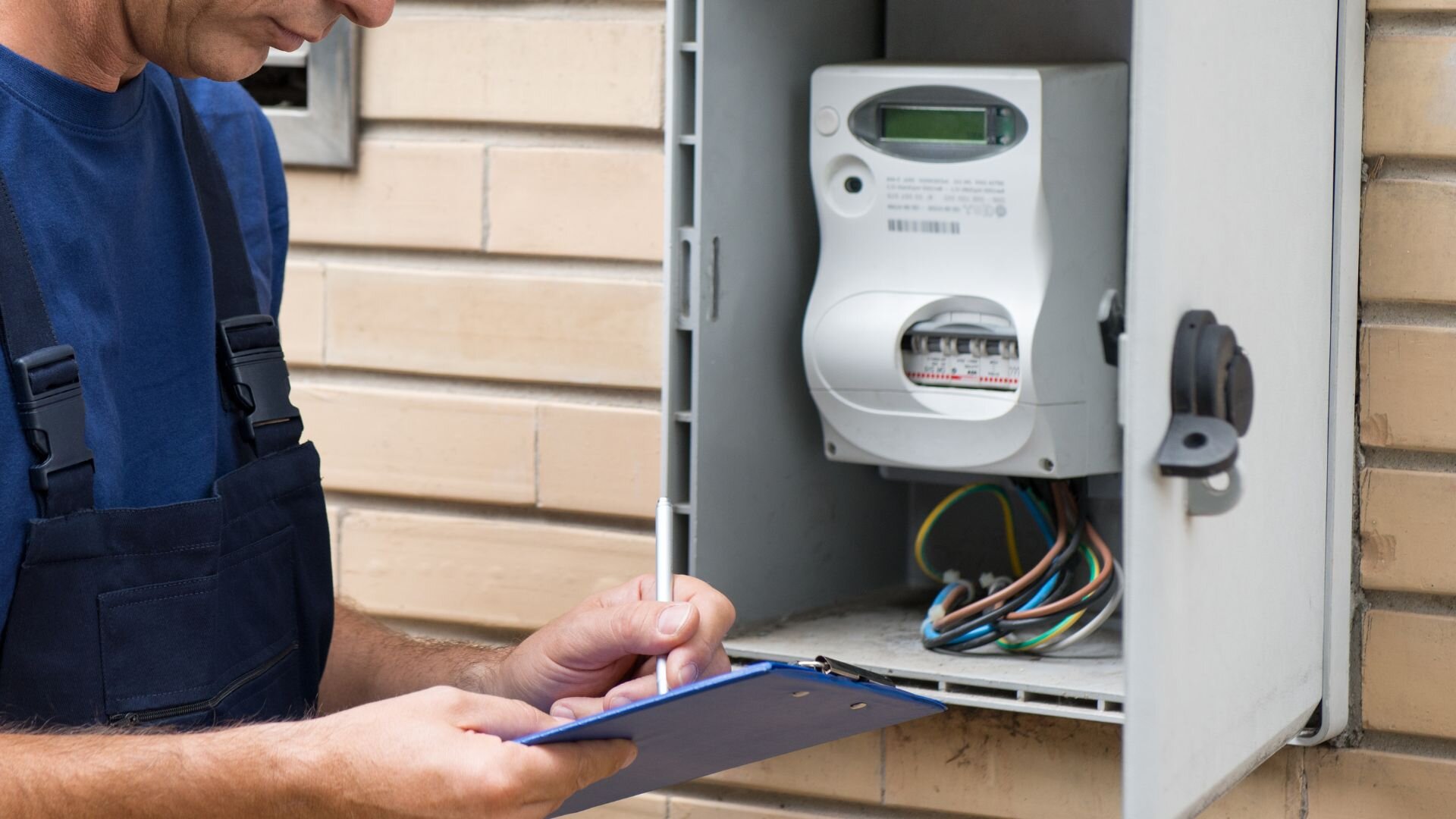 2024 08 Inspecting Electrical System And Panel Inspecting Electrical System Panel