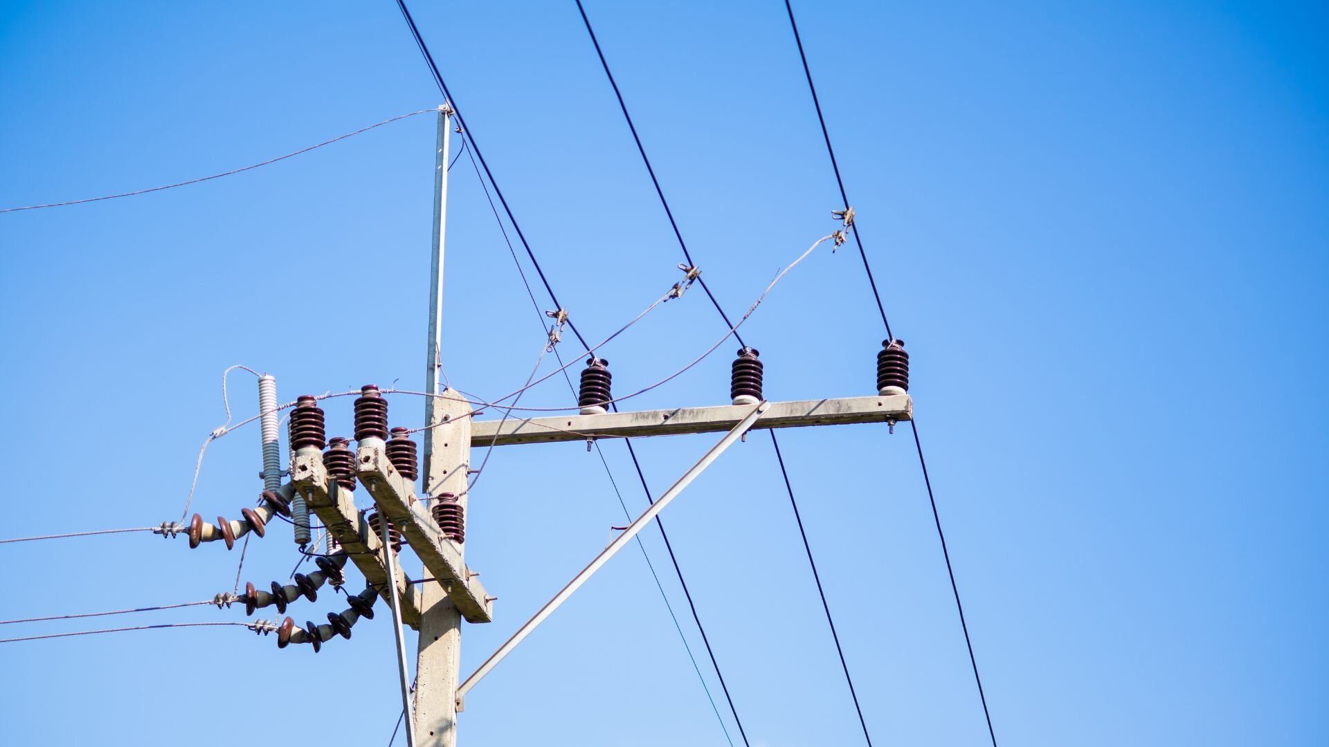 2025 04 Power Pole Private Power Pole Private