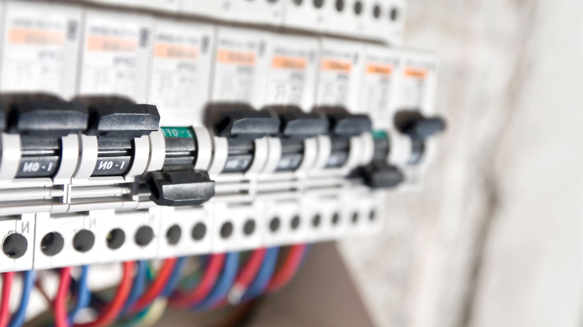 Circuit Breaker Trupping Consumer Mains Circuit Breaker Trupping Consumer Mains