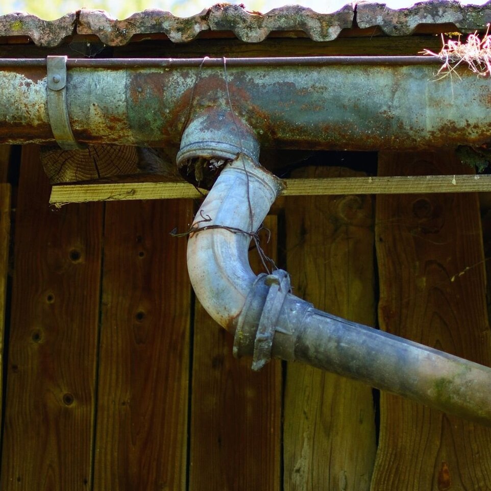 Don’t Ignore Gutter Leaks: Consequences & Solutions ‐ Fixed Today Plumbing