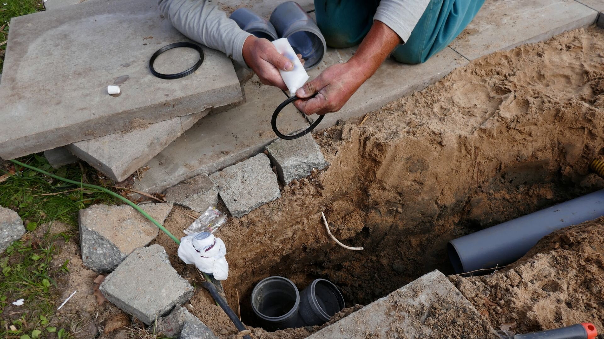 Pipe Relining Expert Repairing Pipes