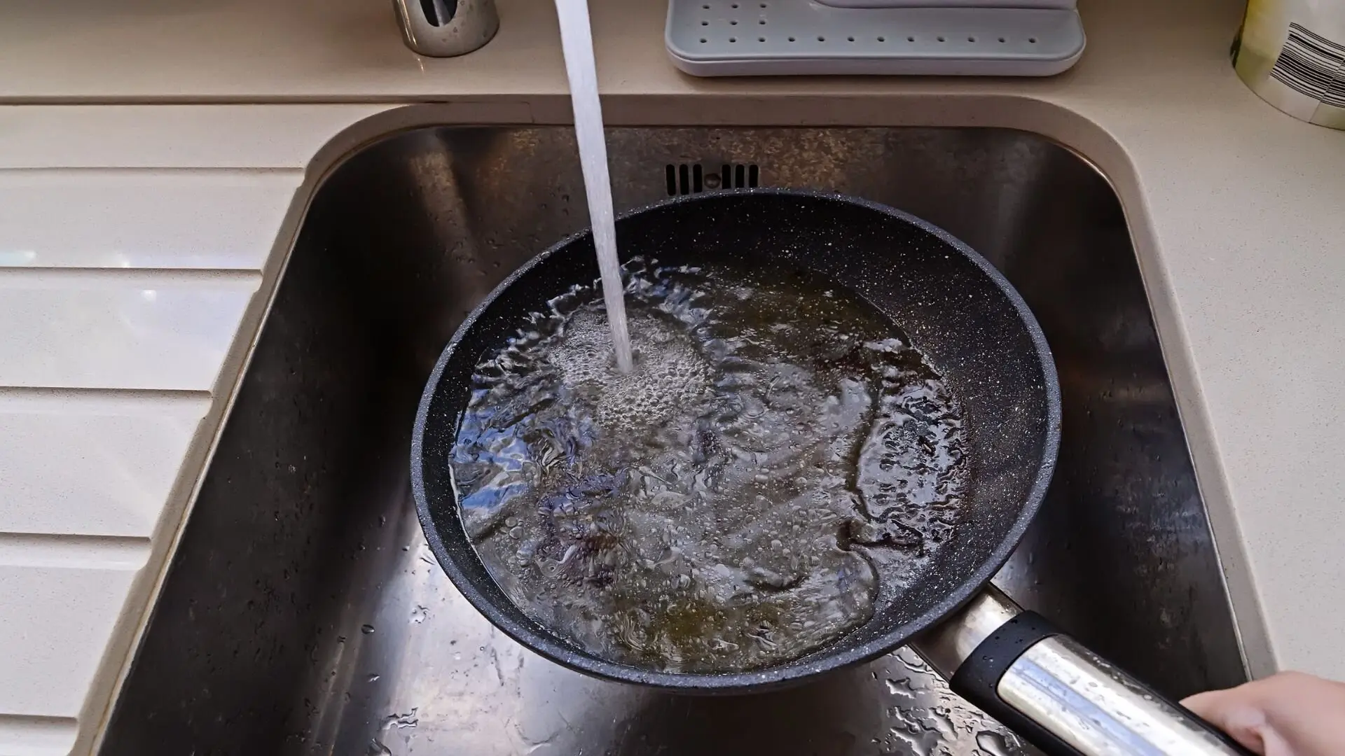 Flushing Oil Drown