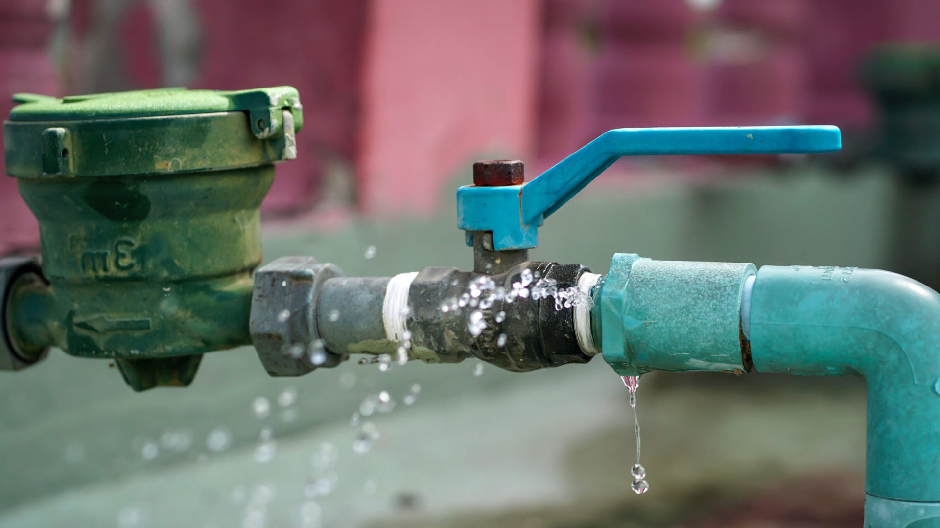 Preventive Measures for Leaking Pipes in Older Homes