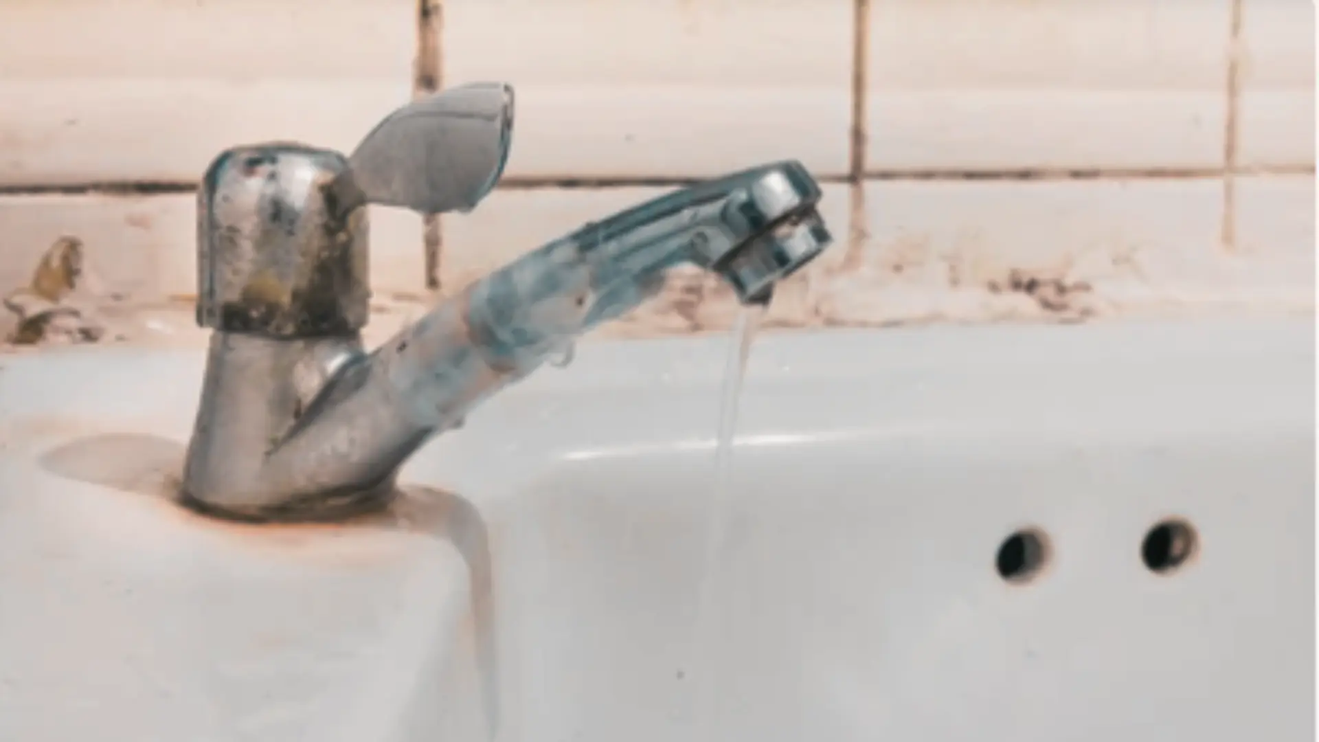 Can Leaking Taps Damage Kitchen Cabinetry or Walls Can Leaking Taps Damage Kitchen Cabinetry or Walls