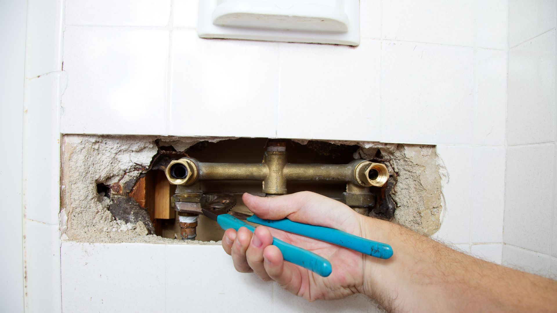 Fixing Emergency Plumbing Issue Sydney Fixing Emergency Plumbing Issue Sydney