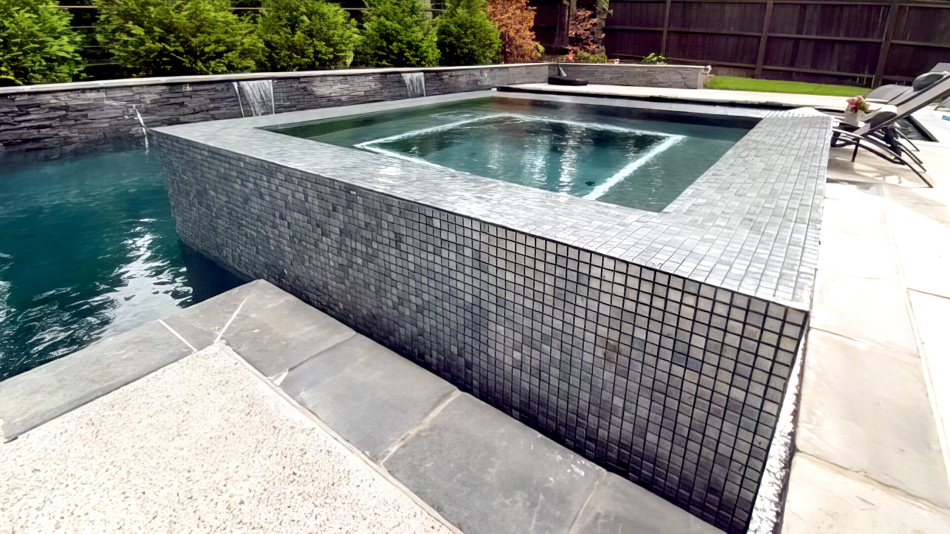 Selecting Pool Tile Tips