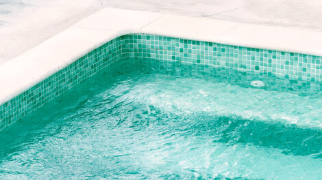 Choosing the Perfect Pool Finish — Vinyl, Fibreglass or Concrete Choosing Perfect Pool Finish — Vinyl, Fibreglass Concrete
