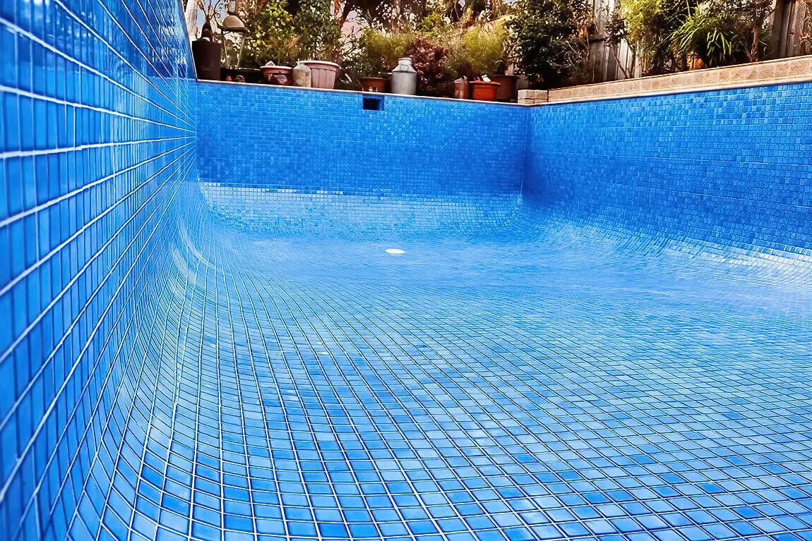 How To Choose Swimming Pool Tiles ‐ The Pool Co