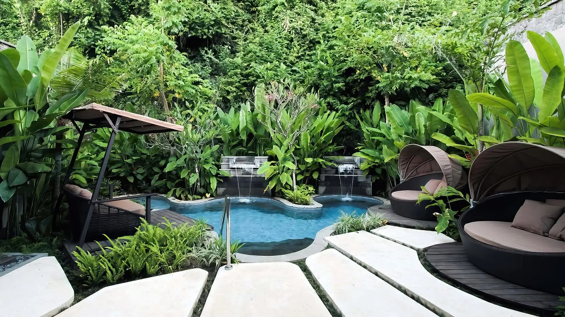 7 Best Plants And Trees For Around A Pool ‐ The Pool Co