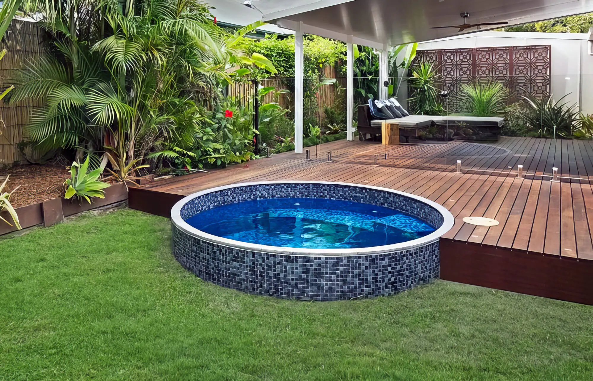 Why a Plunge Pool is Perfect for a Small Backyard ‐ The Pool Co