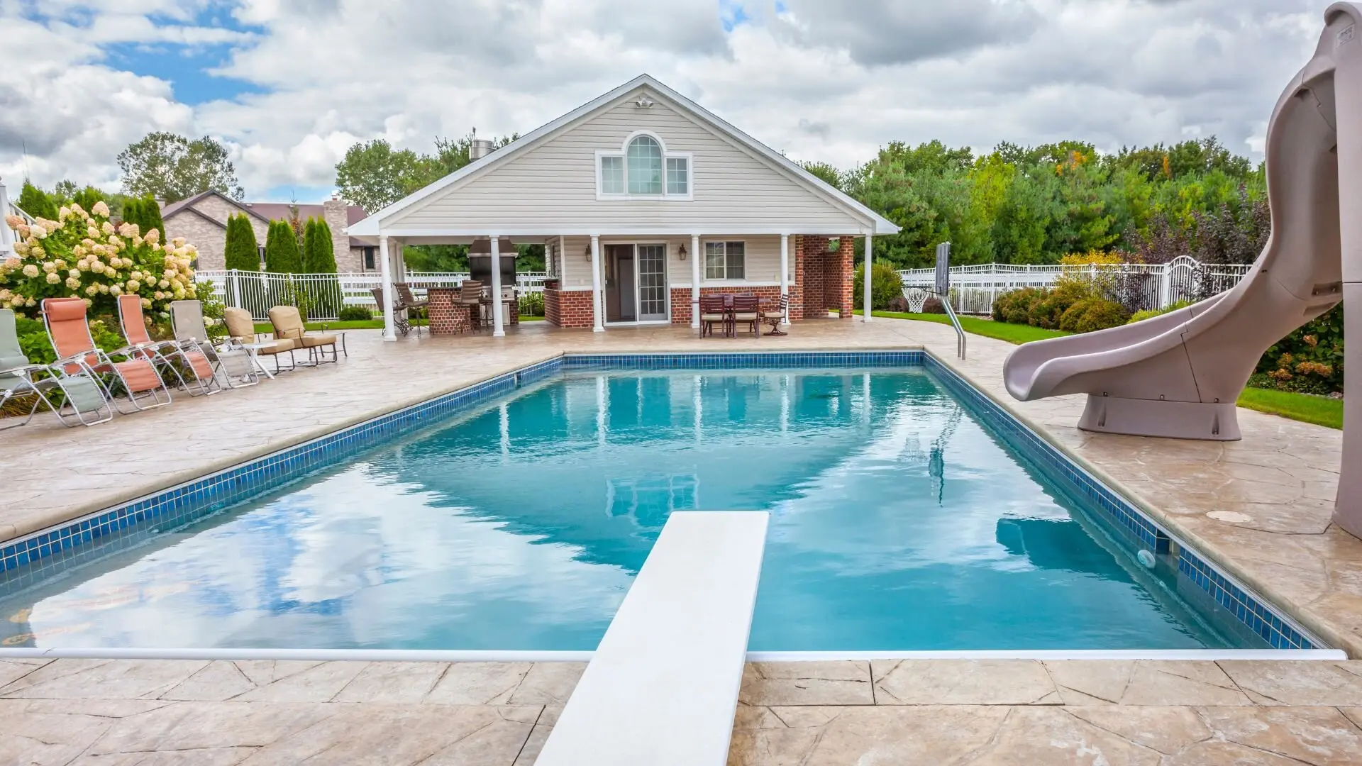 Pavers vs. Concrete for Pool Surroundings: Which is Best for You? ‐ The ...