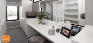 Endeavour Draw 407 Photo