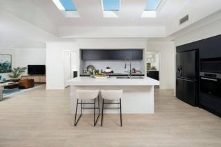 Endeavour Draw 439 Photo