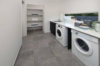 Endeavour Draw 439 Photo