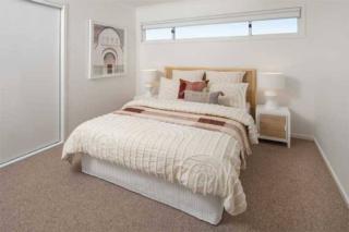 Endeavour Draw 440 Photo