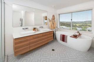 Endeavour Draw 440 Photo