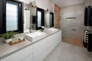 Endeavour Draw 446 Photo