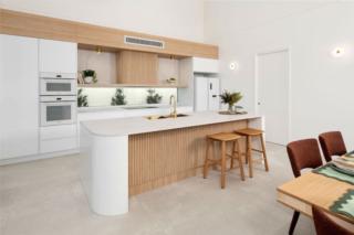 Endeavour Draw 453 Photo