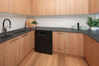 Endeavour Draw 455 Photo