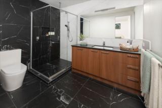 Endeavour Draw 455 Photo