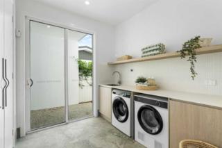 Endeavour Draw 466 Photo