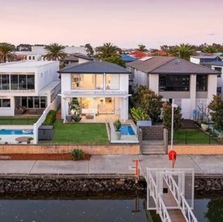 Surf Life Saving Draw 208 Photo