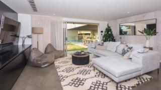 yourtown Draw 472 Photo